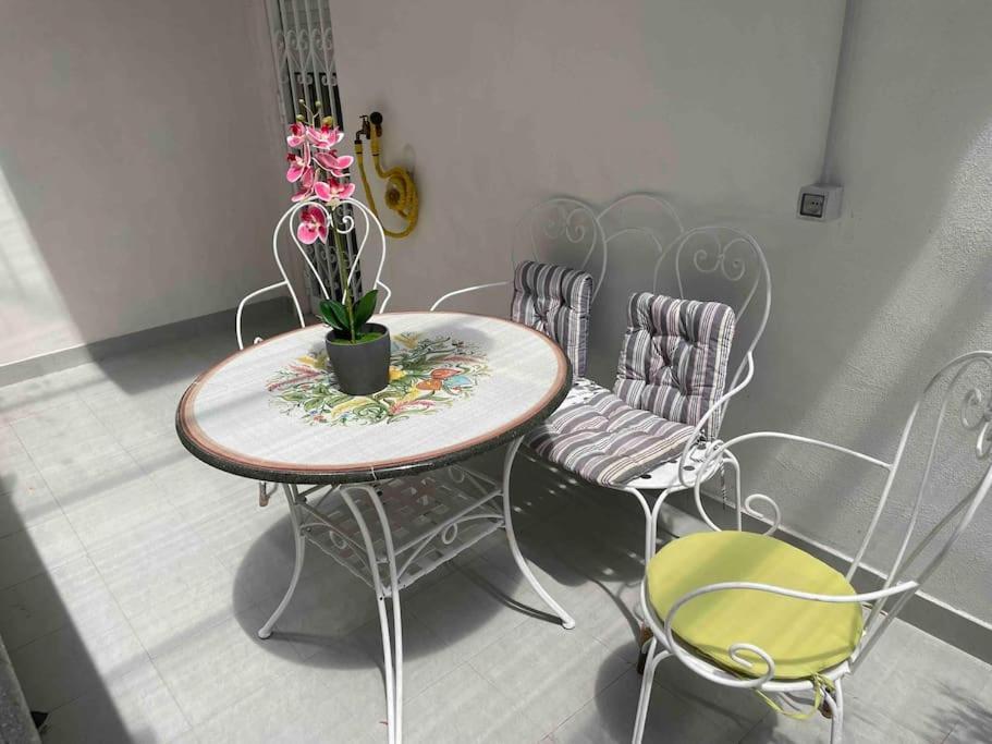 La Casa Di Lillidu - Napoli Most Exclusive Area Apartamento Exterior foto