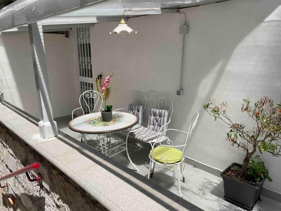 La Casa Di Lillidu - Napoli Most Exclusive Area Apartamento Exterior foto
